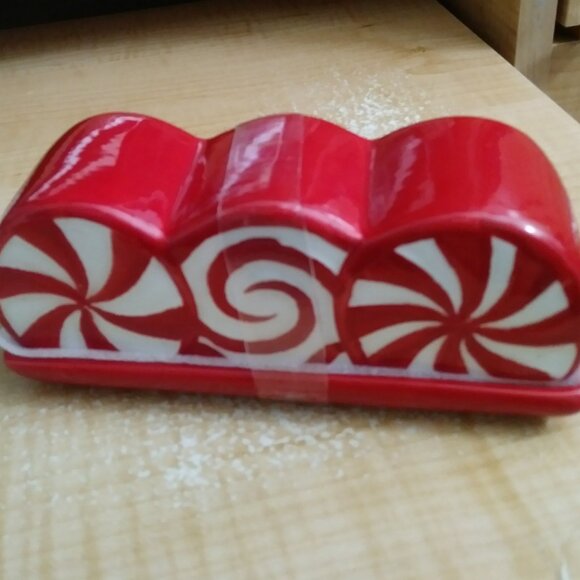 Merry & Bright Christmas Gift-Inspired Ceramic Butter Dish - Picture 2 of 12